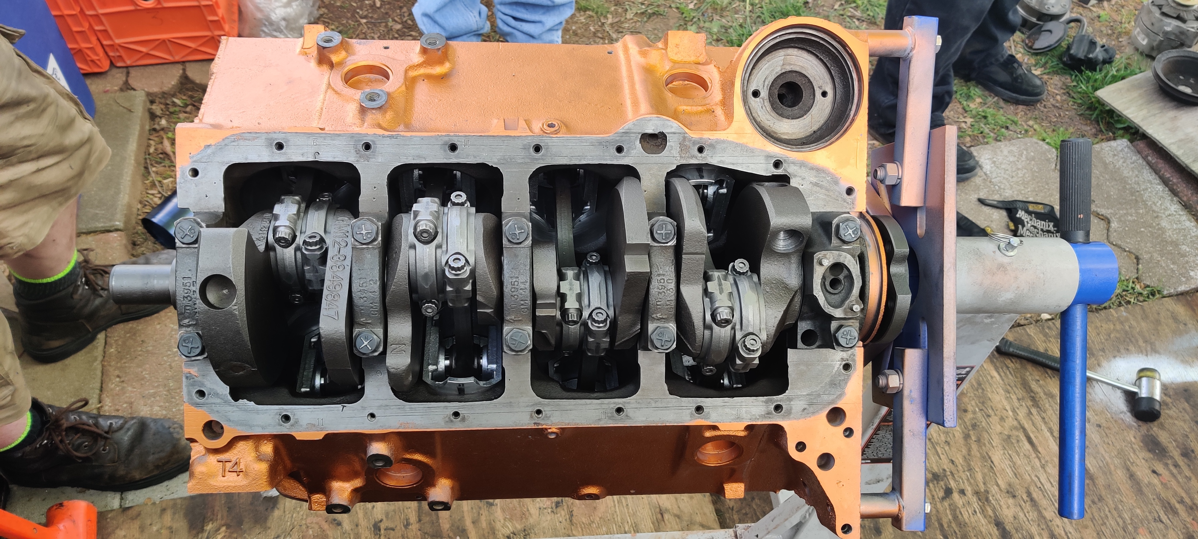Crankshaft installed with main bearings